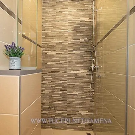 Kamena アパート *